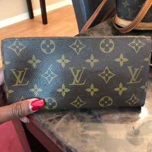 Louis Vuitton Pochette Authentic